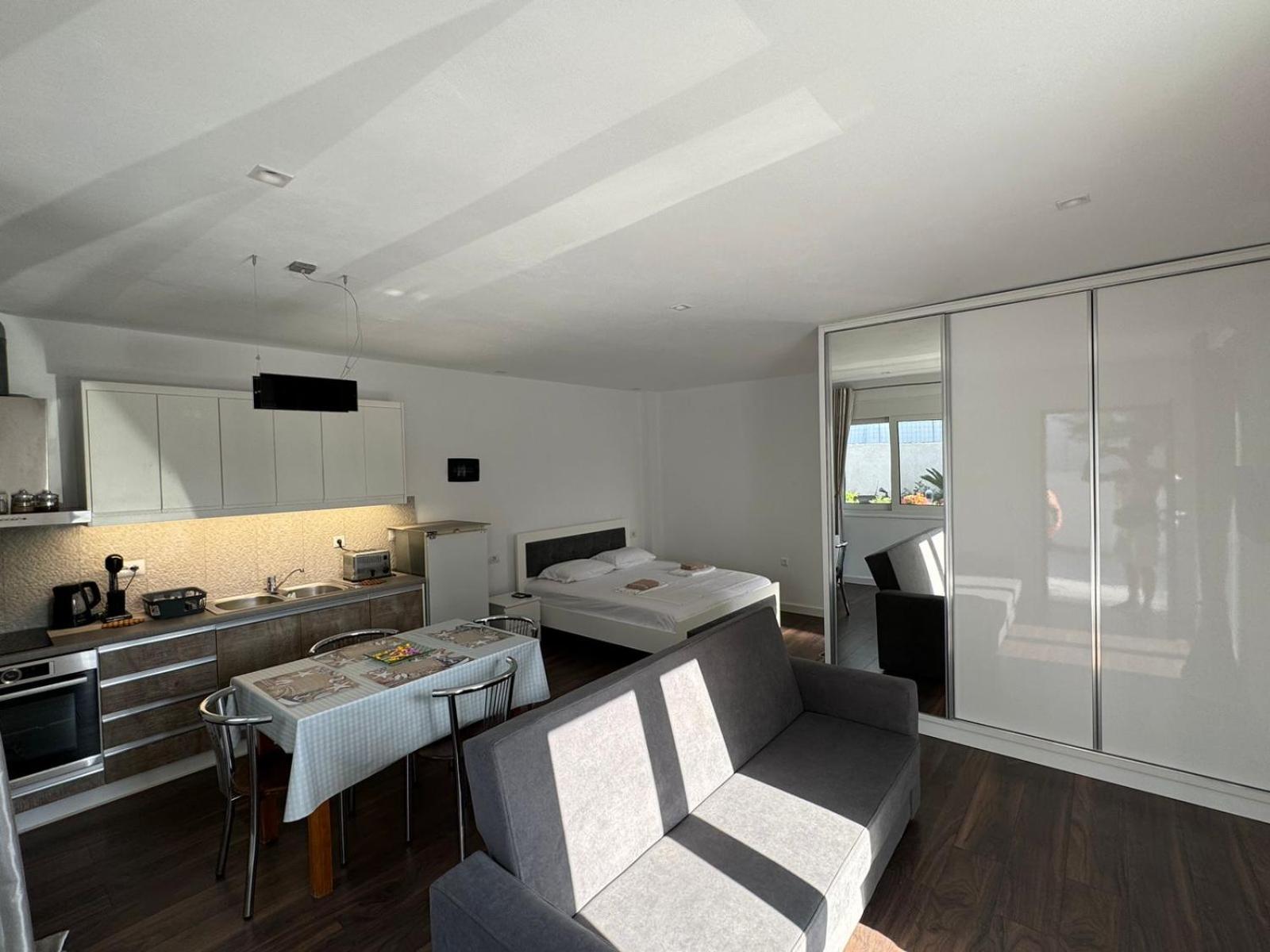 Sulozeqi Apartments Ksamil Exteriör bild