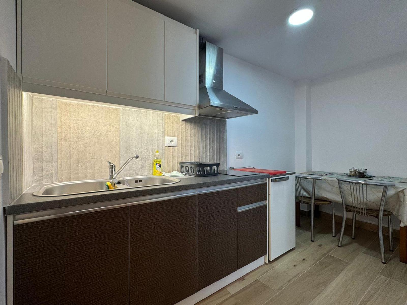 Sulozeqi Apartments Ksamil Exteriör bild