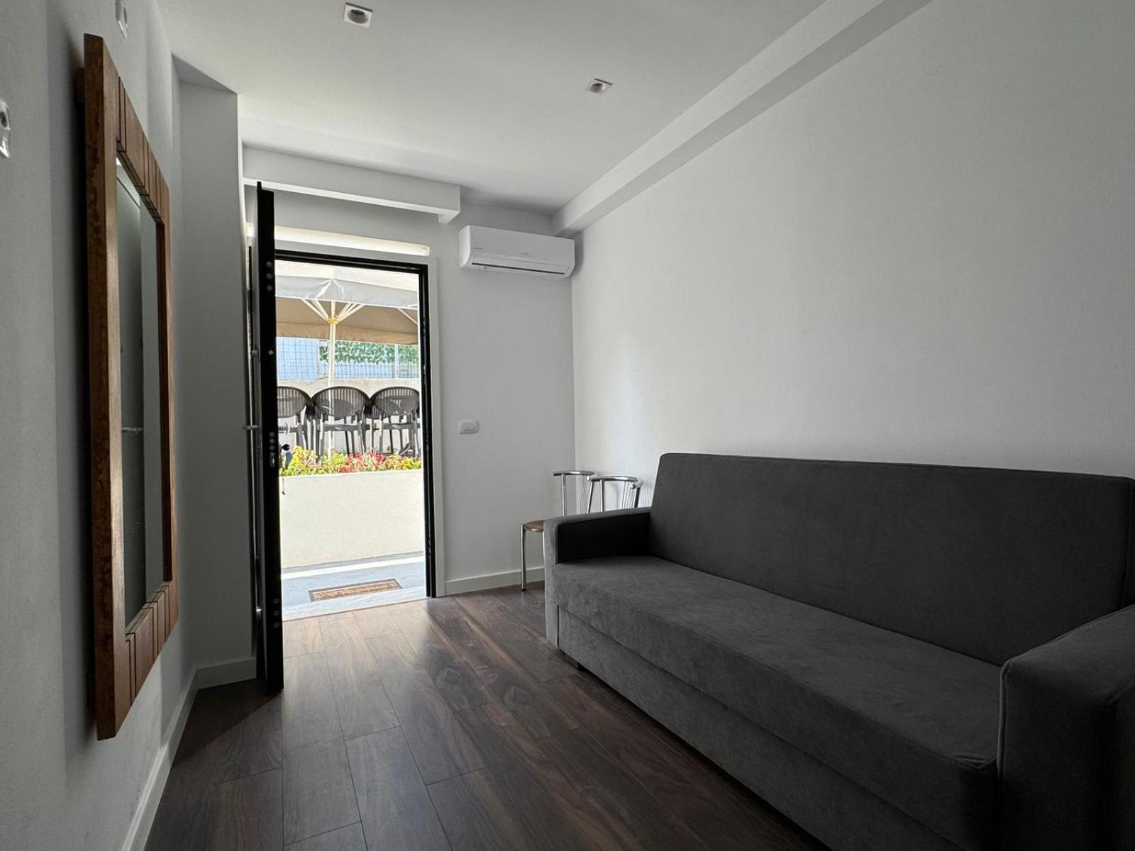Sulozeqi Apartments Ksamil Exteriör bild